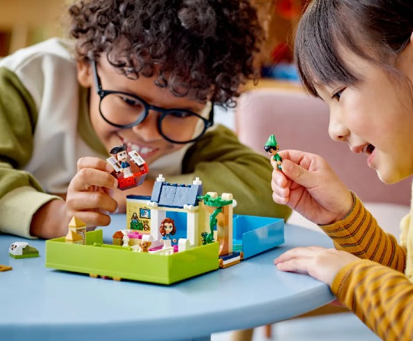 Lego - O Livro de Histórias e Aventuras de Peter Pan e Wendy - Disney