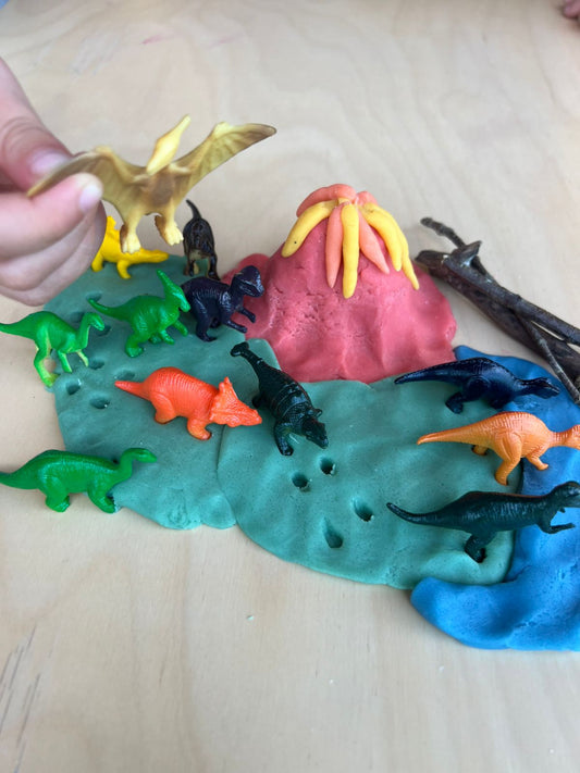 Potinho de Dinos e Massinha Artesanal Atóxica