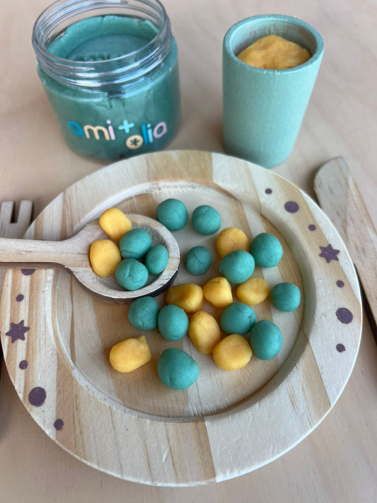 Prato, Talheres e Copo Verde e Massinha Artesanal Atóxica