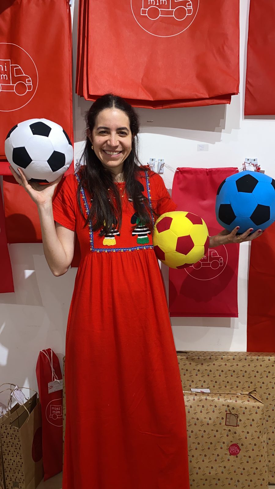 1 Bola de Futebol Macia Baby - Cores variadas