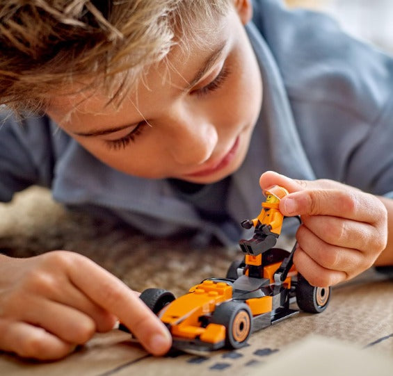 LEGO City - Formula 1 Piloto de F1® com Carro de Corrida da Mclaren