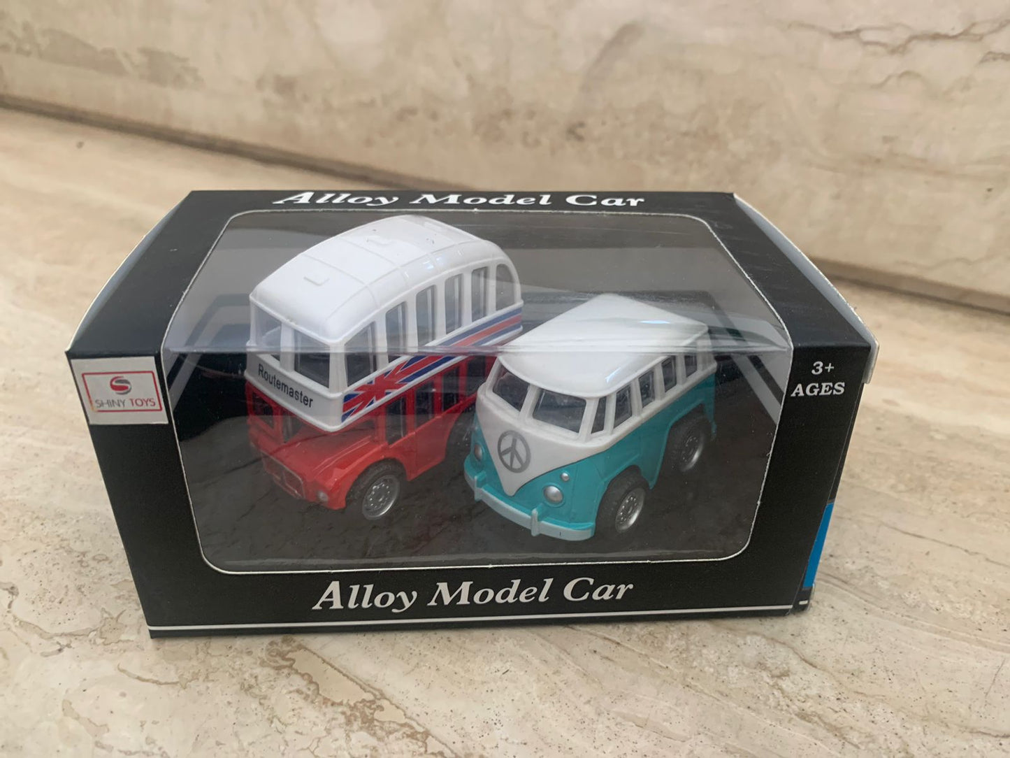 Conjunto de 2 Carrinhos de Fricção em Metal - Ônibus Turismo e Kombi