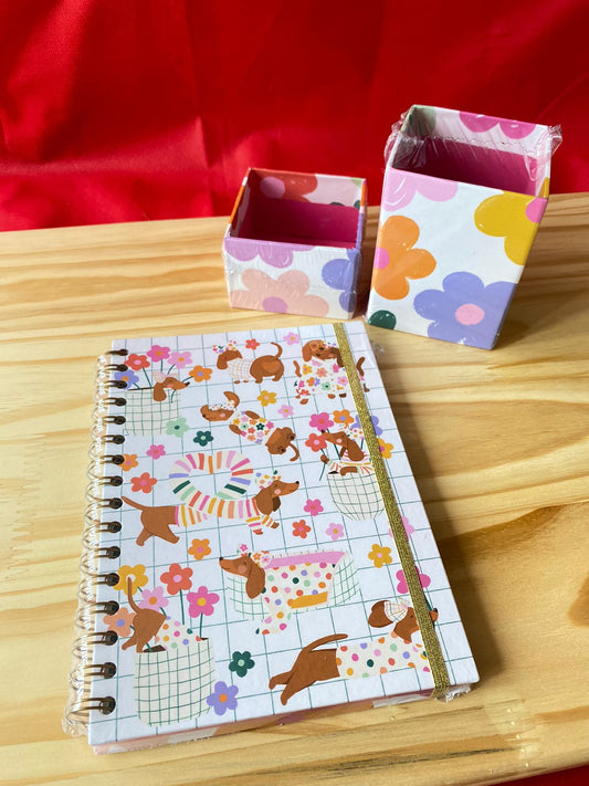 Kit Papelaria Cachorrinho Jardim Caderninho  com Porta Lápis e Porta Clips