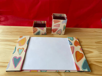 Risca e Rabisca Love com Porta Lapis e Porta Clips
