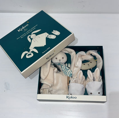 Meu Primeiro Kit Baby - Naninha, Anel de Silicone para dentição e Sapatinhos (Creme)