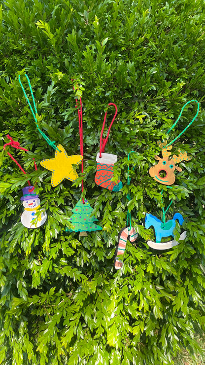 Kit com 11 Enfeites de Natal em Madeira para Colorir e Decorar