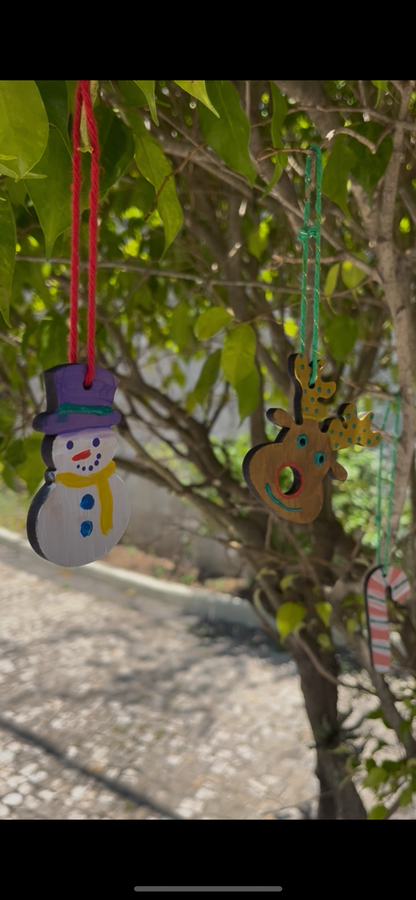 Kit com 11 Enfeites de Natal em Madeira para Colorir e Decorar