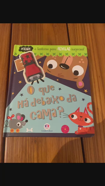 Livro Cartonado O que há debaixo da cama?