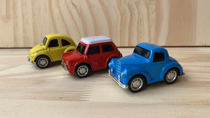 Trio de Mini Carrinhos Coloridos de Metal